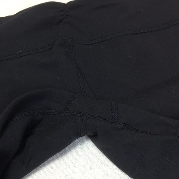 Lululemon Gather and Crow Crop w Tote 6 - Picture 7 of 8